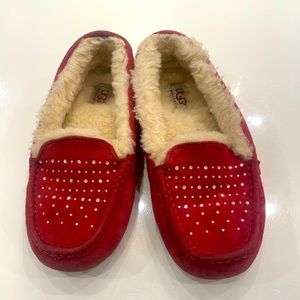 UGG diamond studded dark pink fur lined slippers size 7
